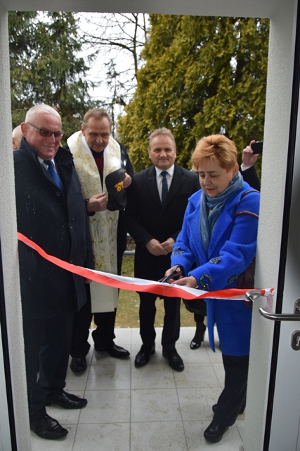 Zdjęcie przedstawia moment przecięcia wstęgi